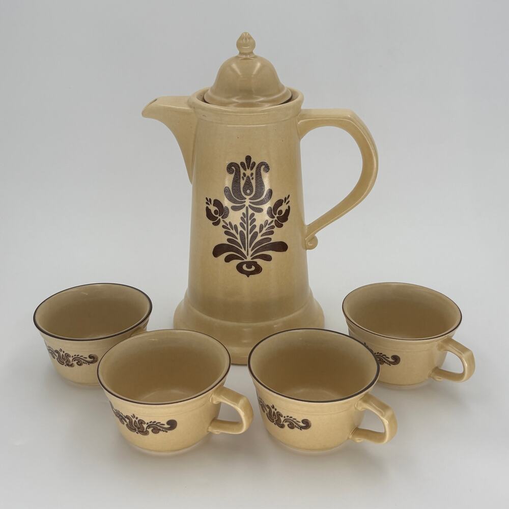 Vintage Pfaltzgraff Village Stoneware Coffee Pot 6-490 and 4 Mugs G-1 Set USA